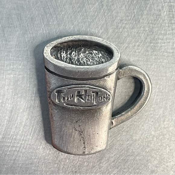 Tim Horton’s Pewter Magnets & Picture Note Board - Picture 6 of 16